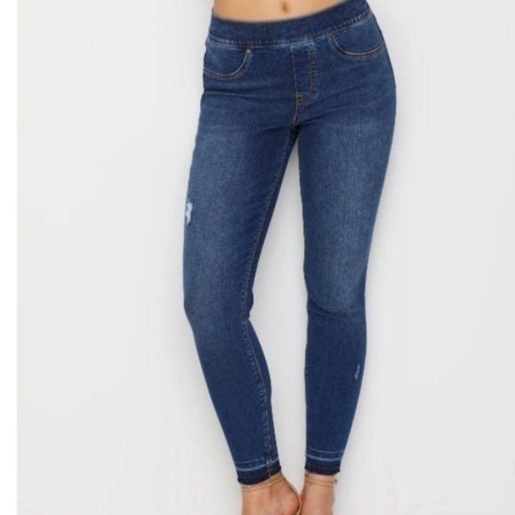 SPANX Distressed Denim Ankle Skinny Jeans Size Small - Picture 4 of 10